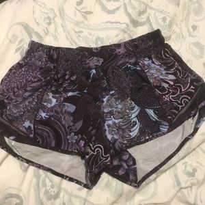 Lululemon Hotty Hot short || 2.5”